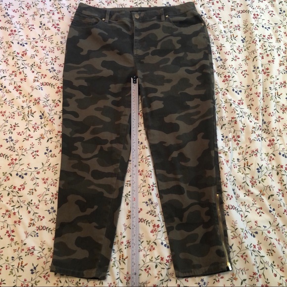 Chico’s Black Label Collection Camo Ankle Jeans 2P - Picture 7 of 8
